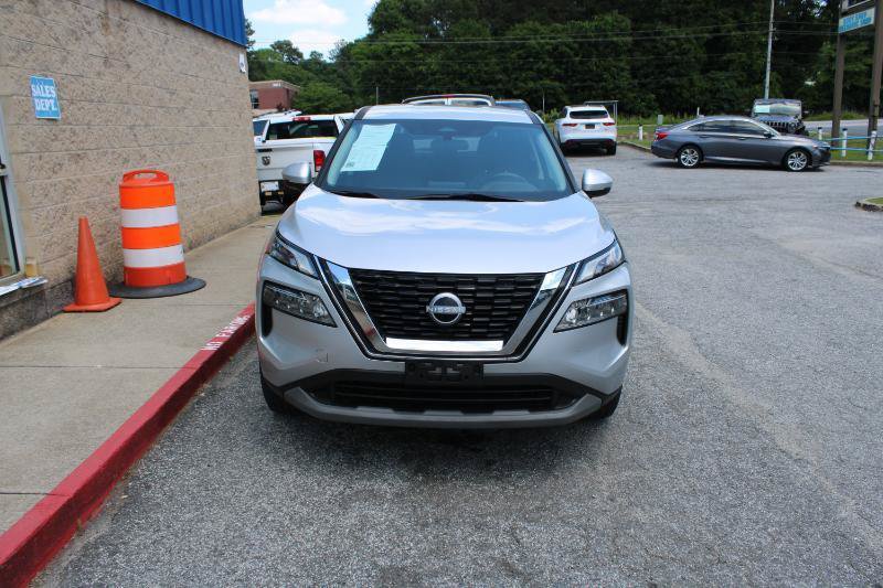 Used 2022 Nissan Rogue SV FWD image 2