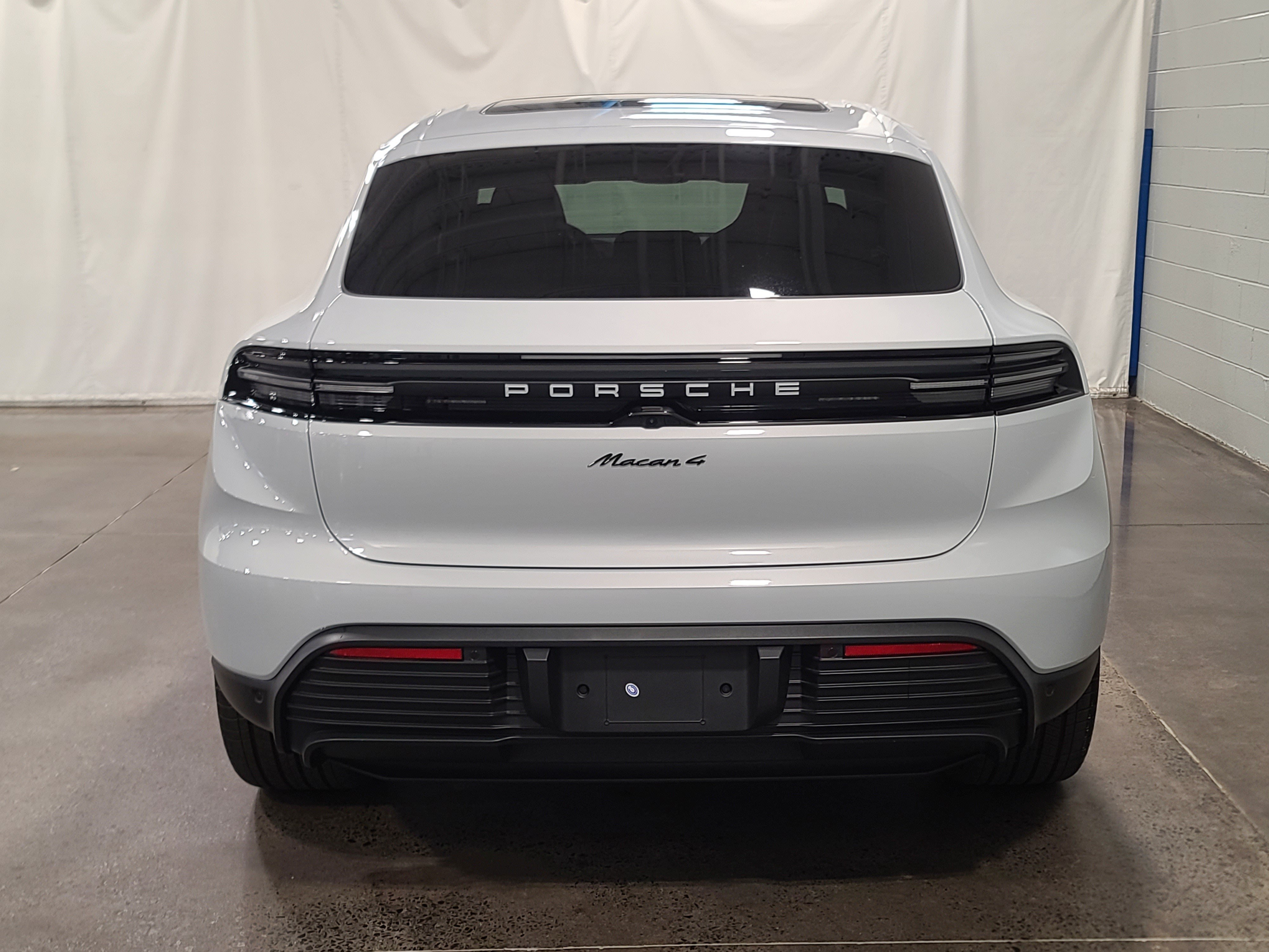 New 2026 Porsche Macan 4 Electric AWD/4WD image 6
