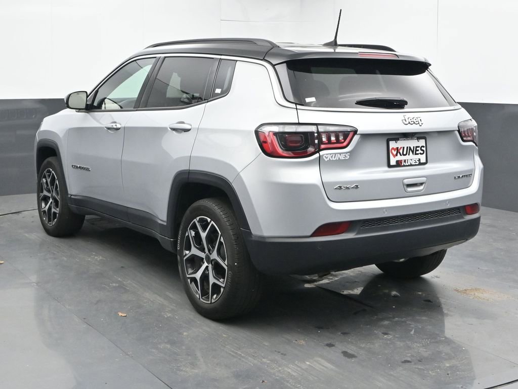 Used 2025 Jeep Compass Limited AWD/4WD image 9