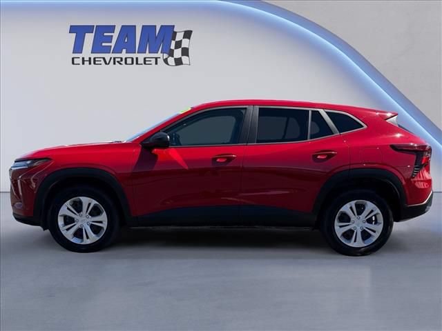 Certified 2026 Chevrolet Trax LS FWD image 2
