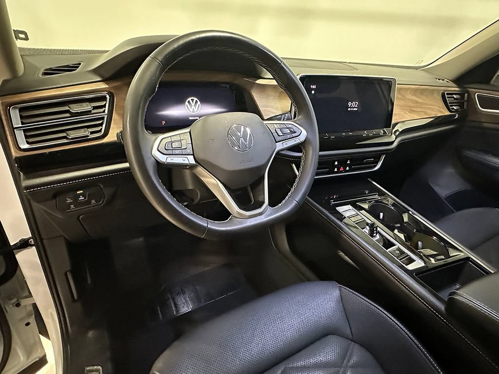 Used 2024 Volkswagen Atlas SE w/ Panoramic Sunroof Package AWD/4WD image 24