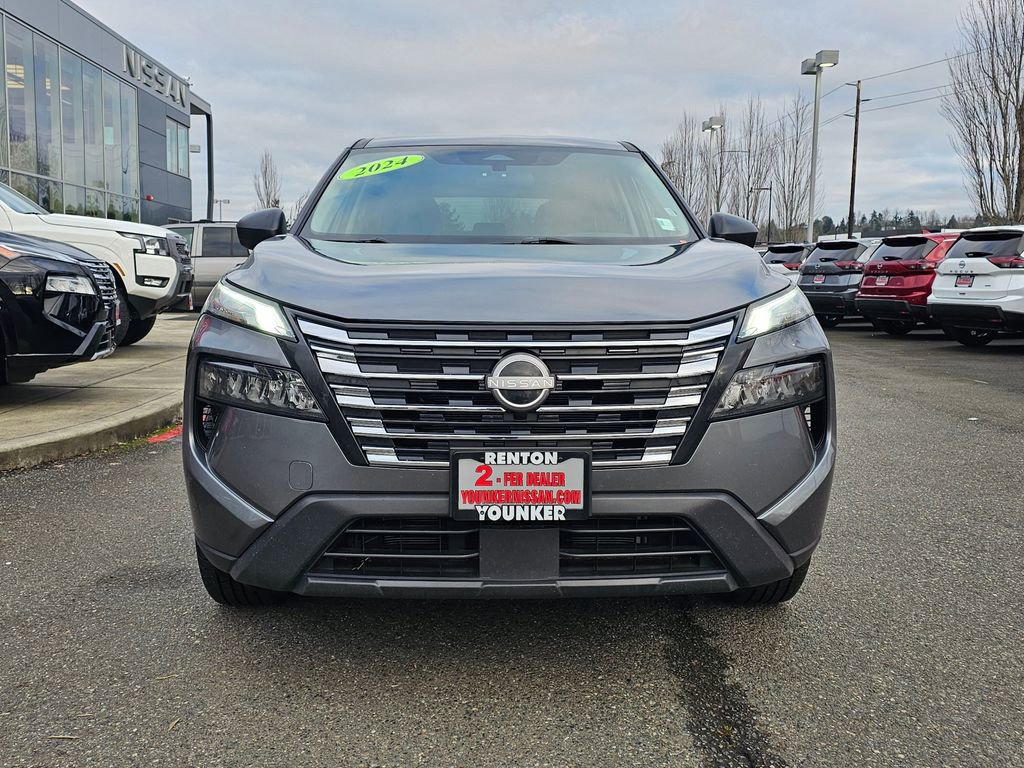 Used 2024 Nissan Rogue S image 2