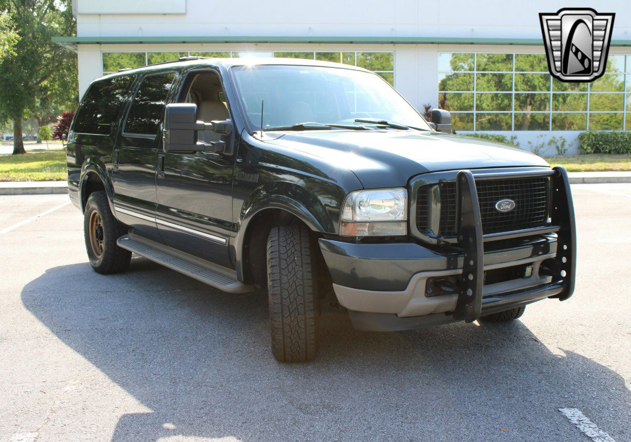 Used 2003 Ford Excursion Limited image 3