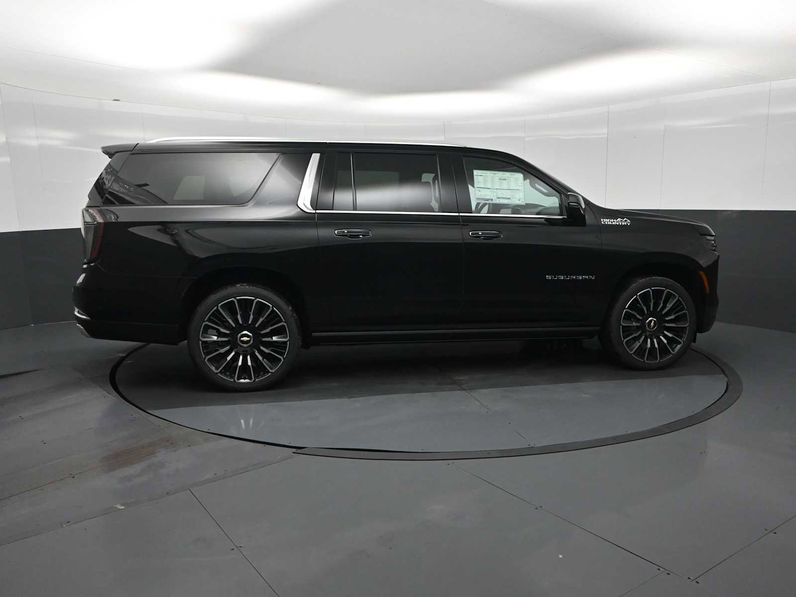 New 2026 Chevrolet Suburban High Country image 9