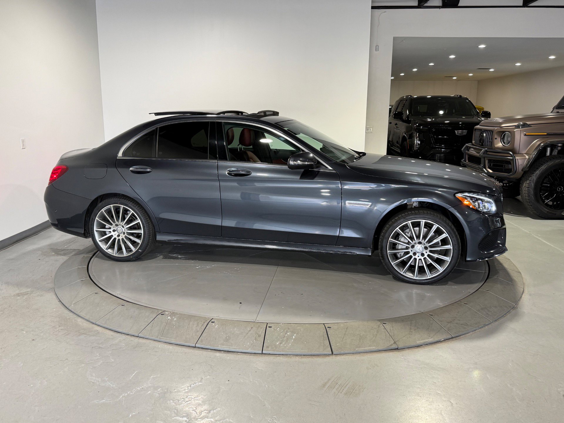 Used 2015 Mercedes-Benz C 400 4MATIC image 9