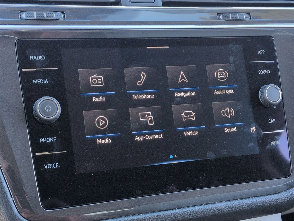 Used 2024 Volkswagen Tiguan SE image 25