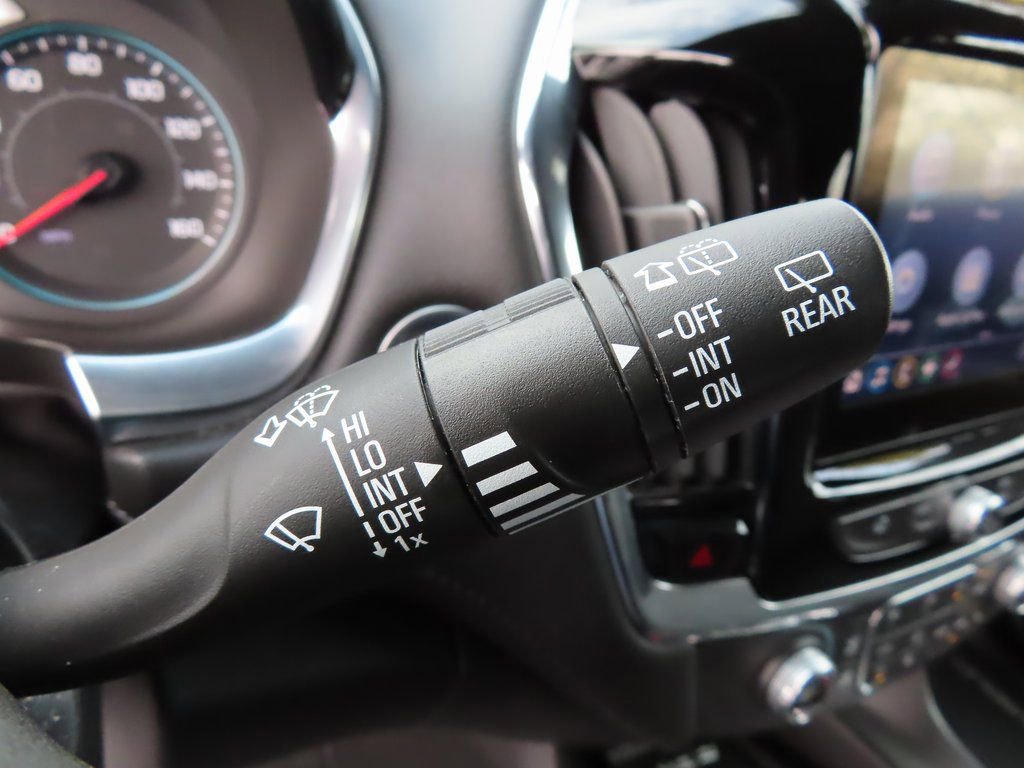 Used 2023 Chevrolet Traverse LT image 22