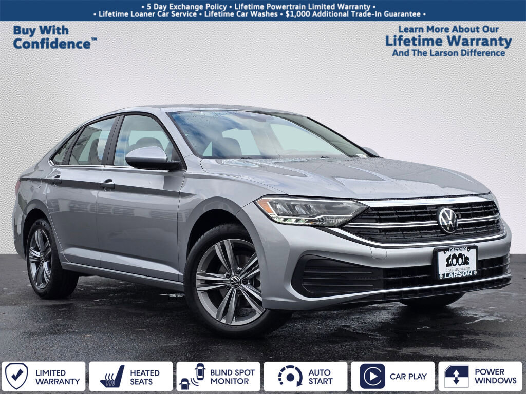 Used 2024 Volkswagen Jetta SE image 1