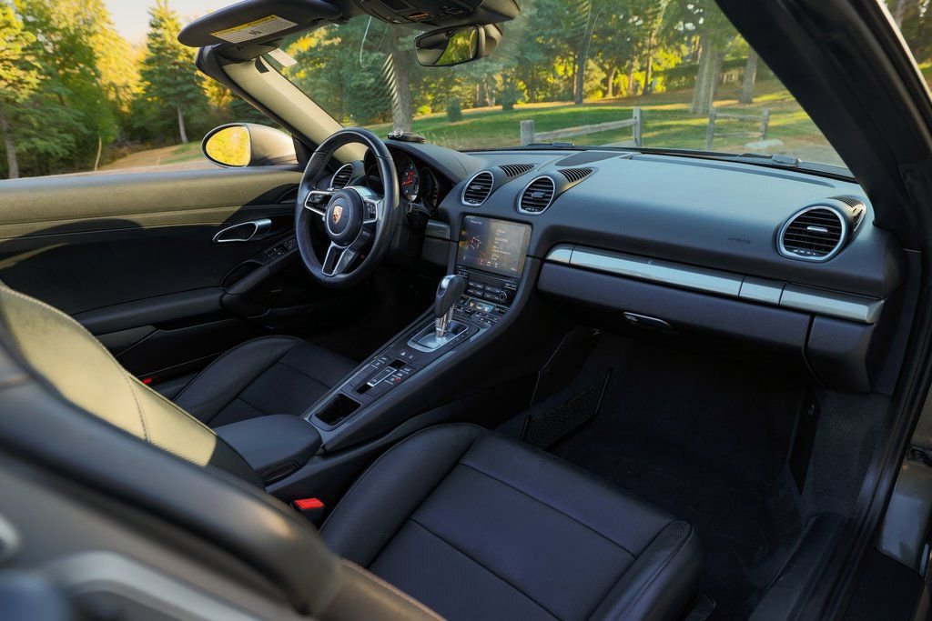 Used 2021 Porsche 718 Boxster Base w/ Premium Package image 14