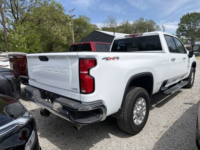 Used 2025 Chevrolet Silverado 3500 LTZ w/ LTZ Premium Package image 2