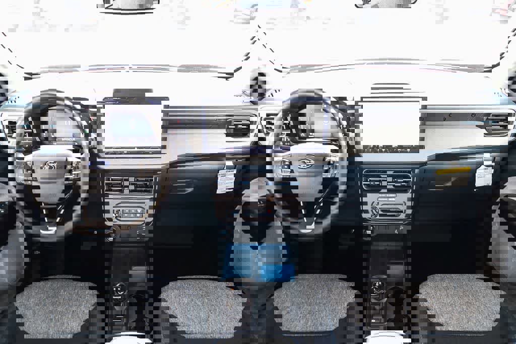 New 2026 Ford Maverick XLT image 12