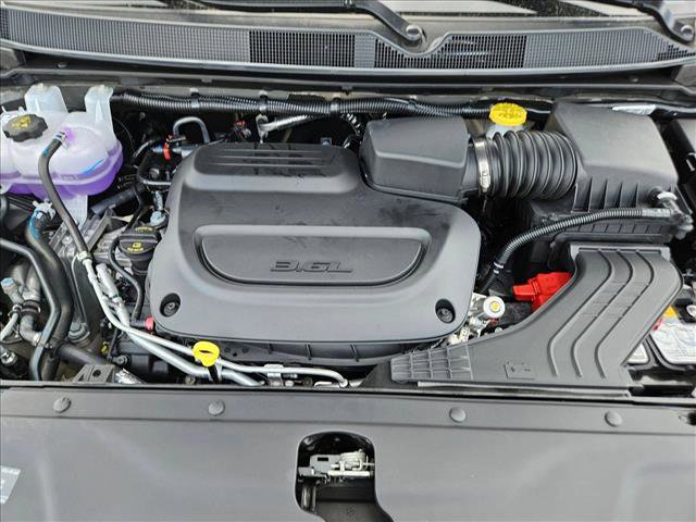 New 2025 Chrysler Pacifica Limited image 16