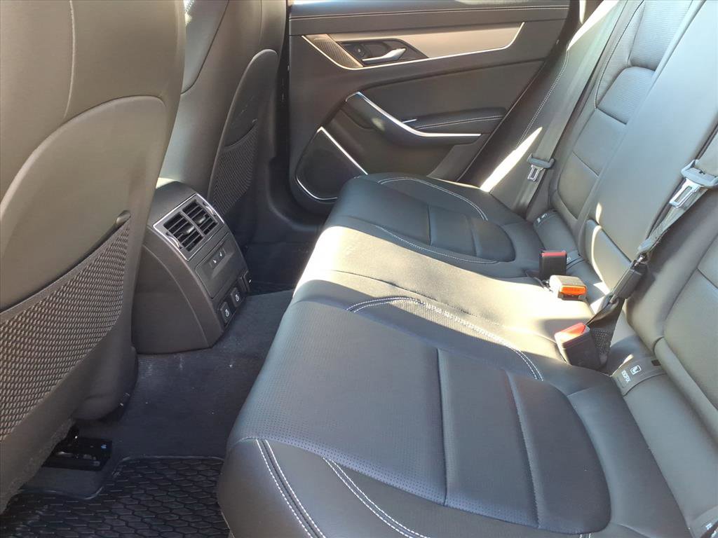 New 2024 Jaguar XF R-Dynamic SE image 5