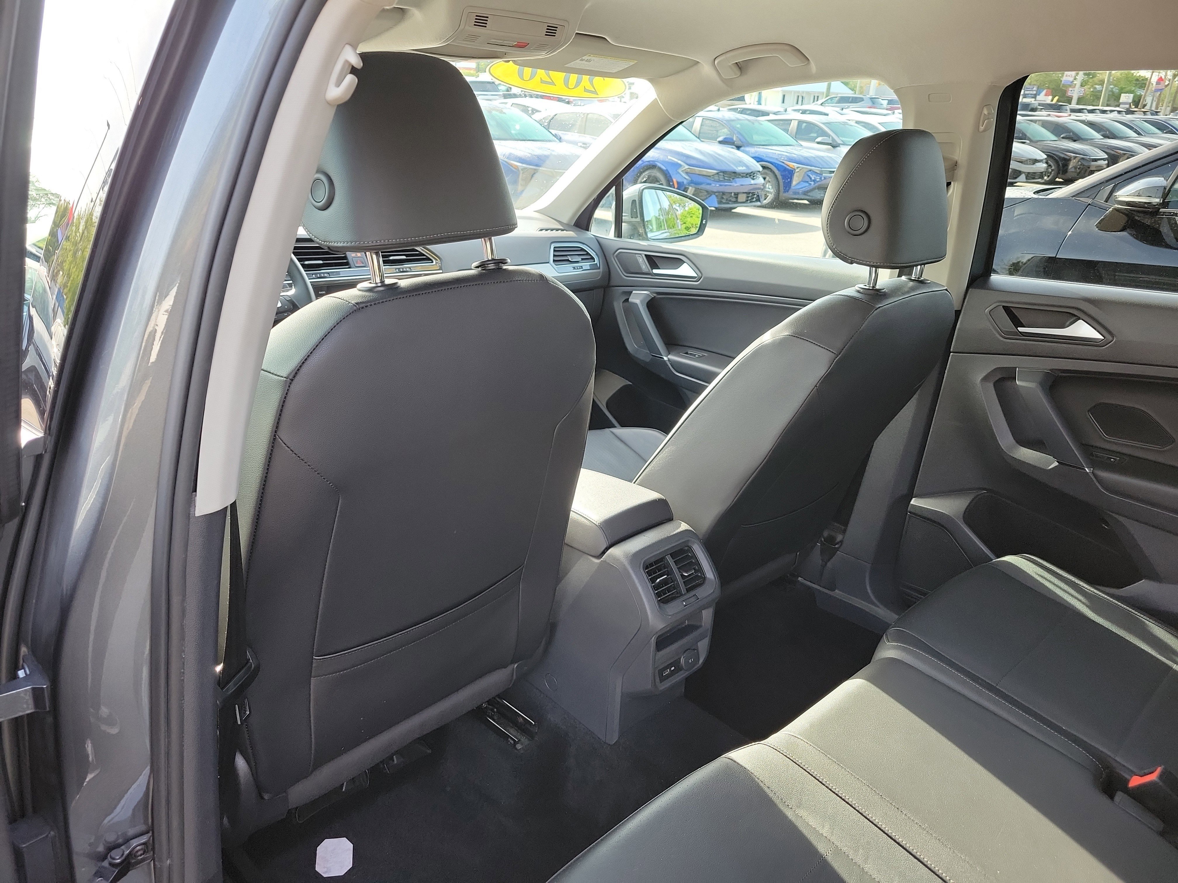 Used 2020 Volkswagen Tiguan SE image 16