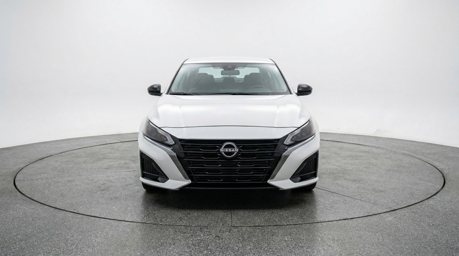 Used 2025 Nissan Altima 2.5 SV image 2