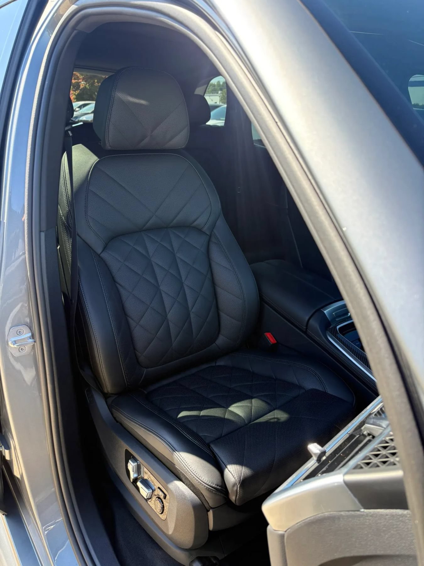 Used 2024 BMW X5 M60i w/ Climate Comfort Package AWD/4WD image 14