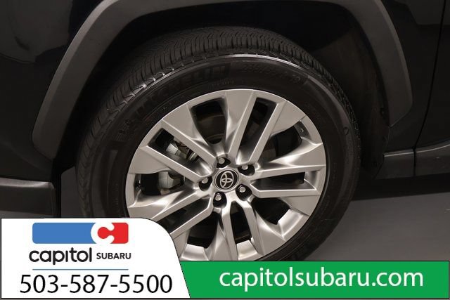Used 2021 Toyota RAV4 XLE Premium AWD/4WD image 9