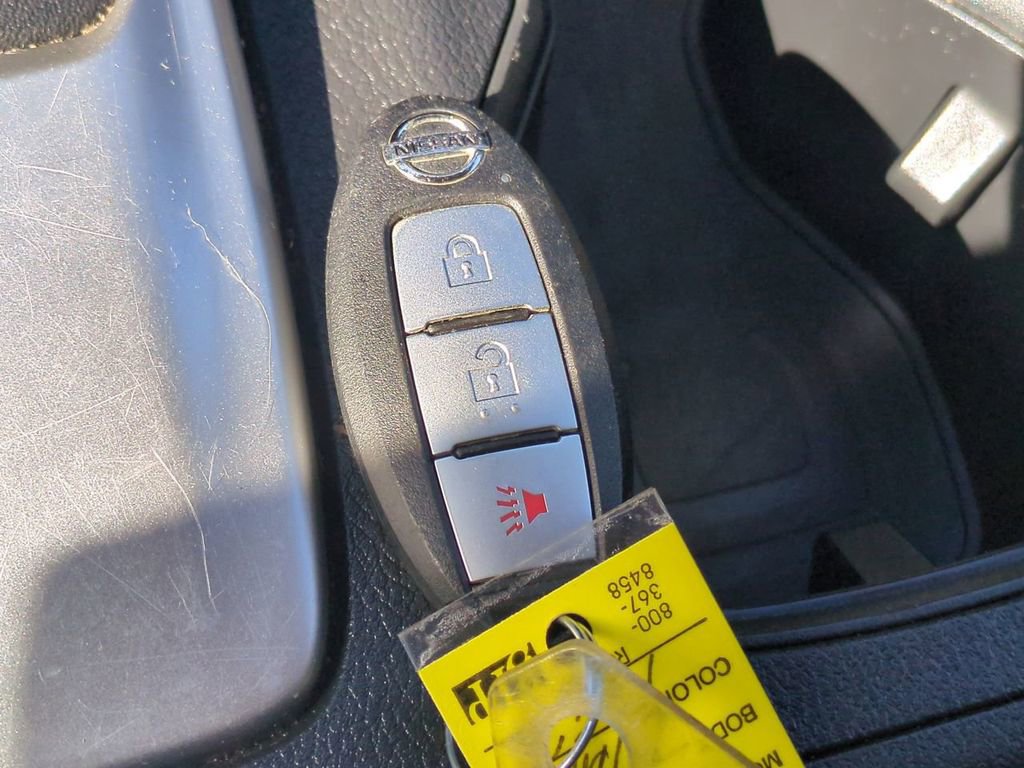 Used 2023 Nissan Frontier SV image 28