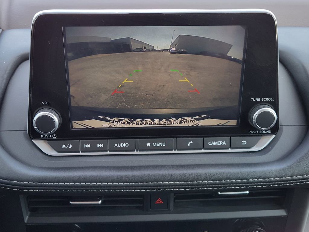 Used 2023 Nissan Rogue SV image 18