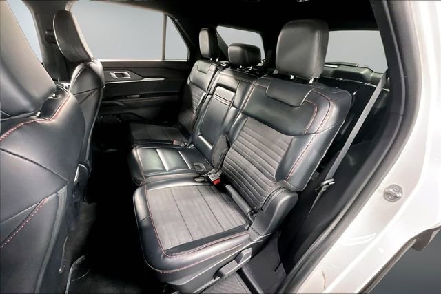 Used 2025 Ford Explorer ST-Line w/ ST-Line Street Pack AWD/4WD image 21
