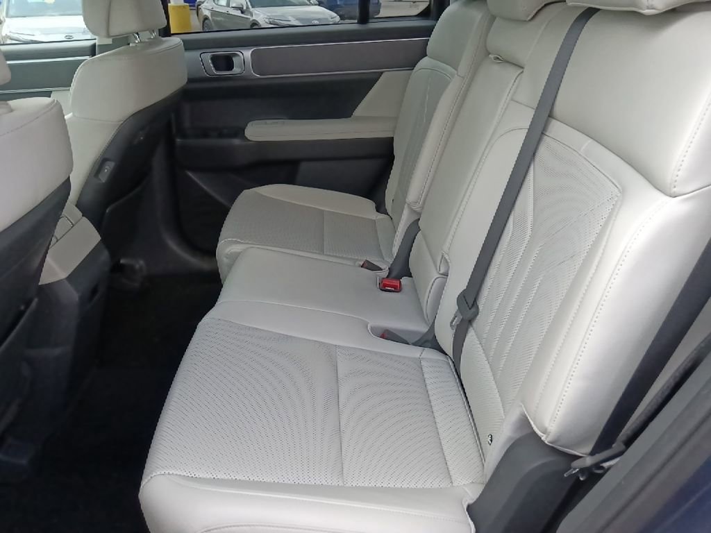 Used 2025 Hyundai Santa Fe SEL image 27