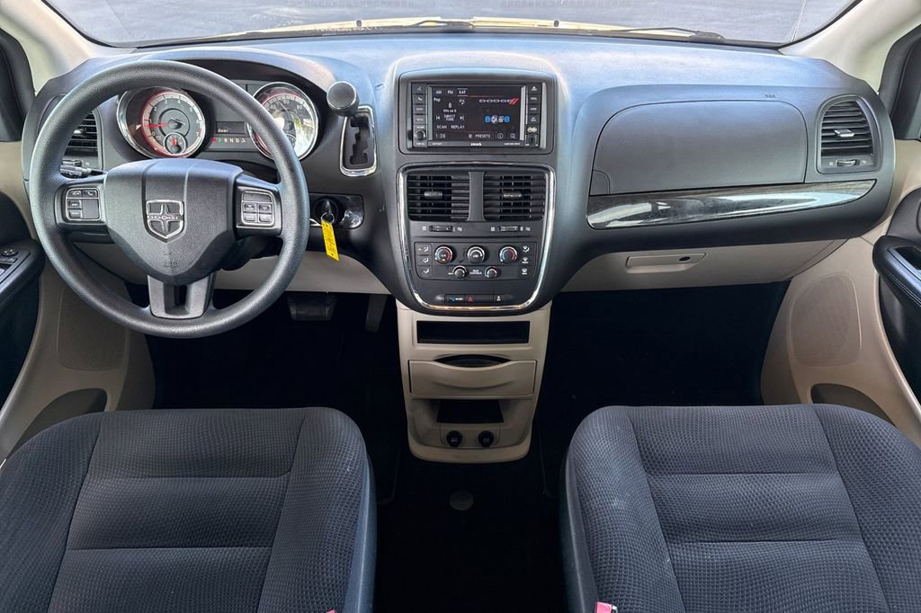 Used 2018 Dodge Grand Caravan SE w/ UConnect Hands-Free Group image 19