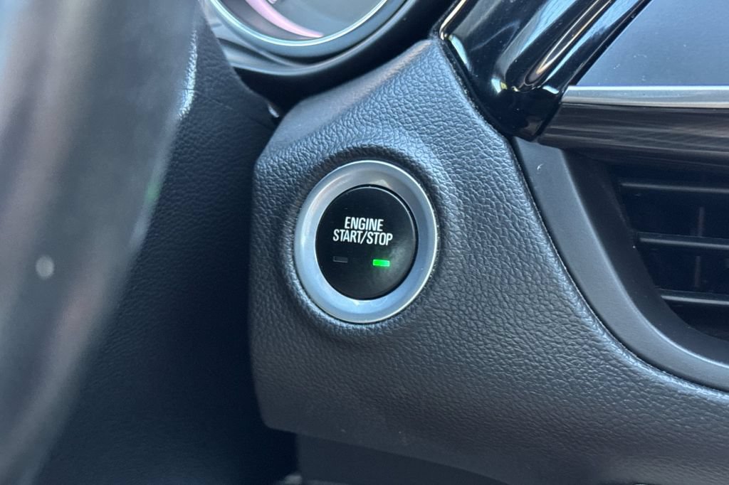 Used 2019 Buick Envision Essence AWD/4WD image 23