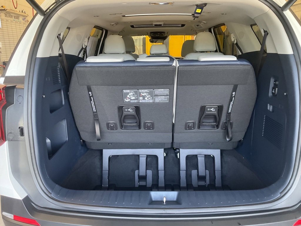 New 2026 Kia Carnival SX w/ SX Dark Edition Package image 31