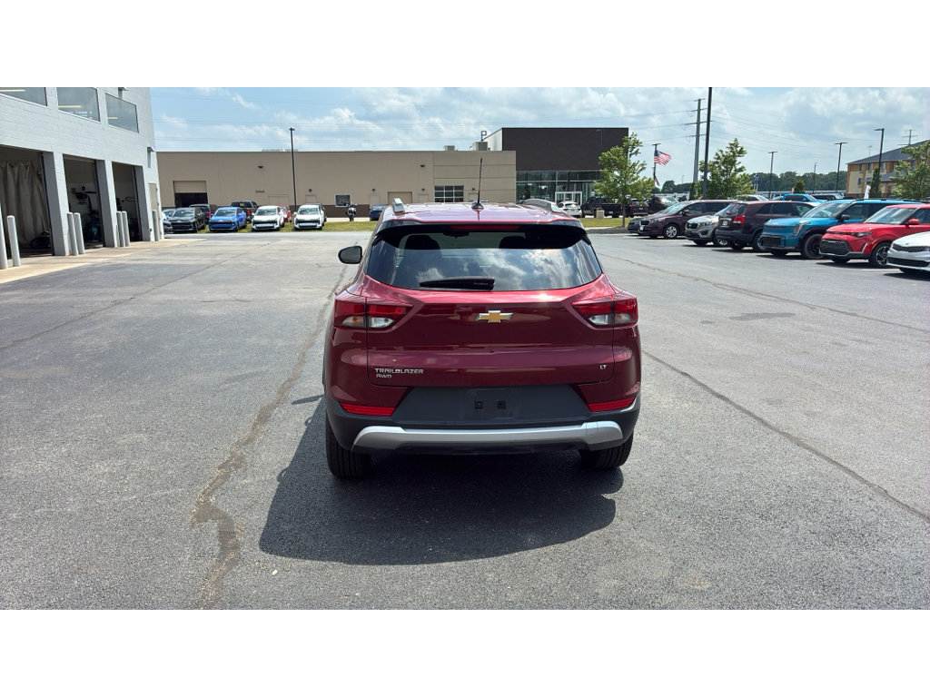 Used 2025 Chevrolet TrailBlazer LT AWD/4WD image 30