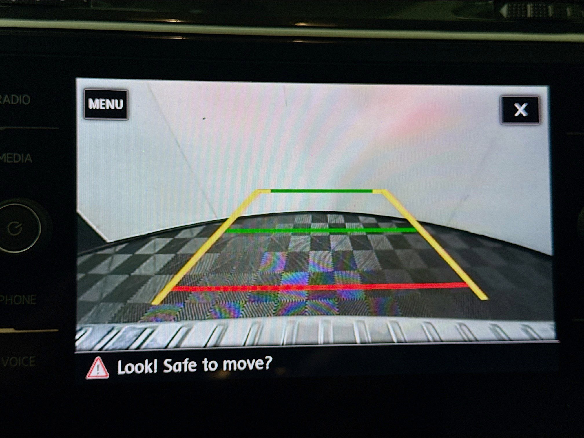 Used 2020 Volkswagen Tiguan SE image 19