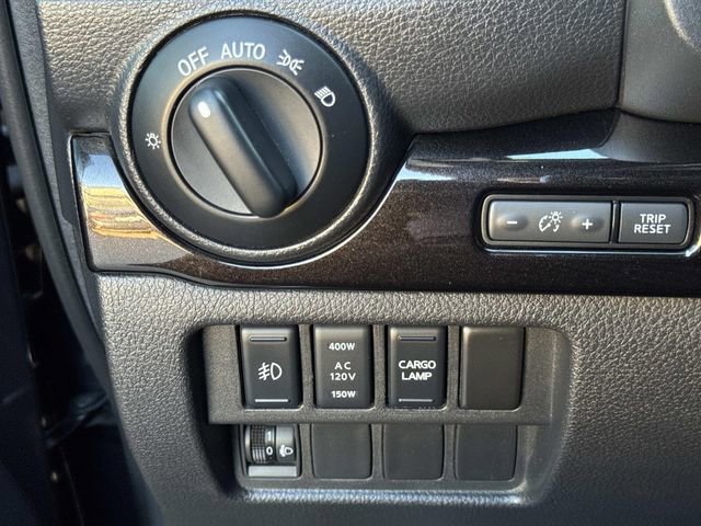 Used 2019 Nissan Titan SV w/ SV Convenience Package image 24