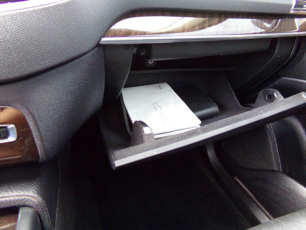 Used 2016 Volvo XC90 T6 Momentum w/ Momentum Plus Package image 45