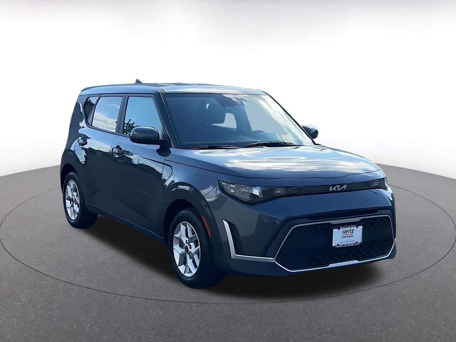 Used 2025 Kia Soul LX w/ LX Technology Package FWD image 3