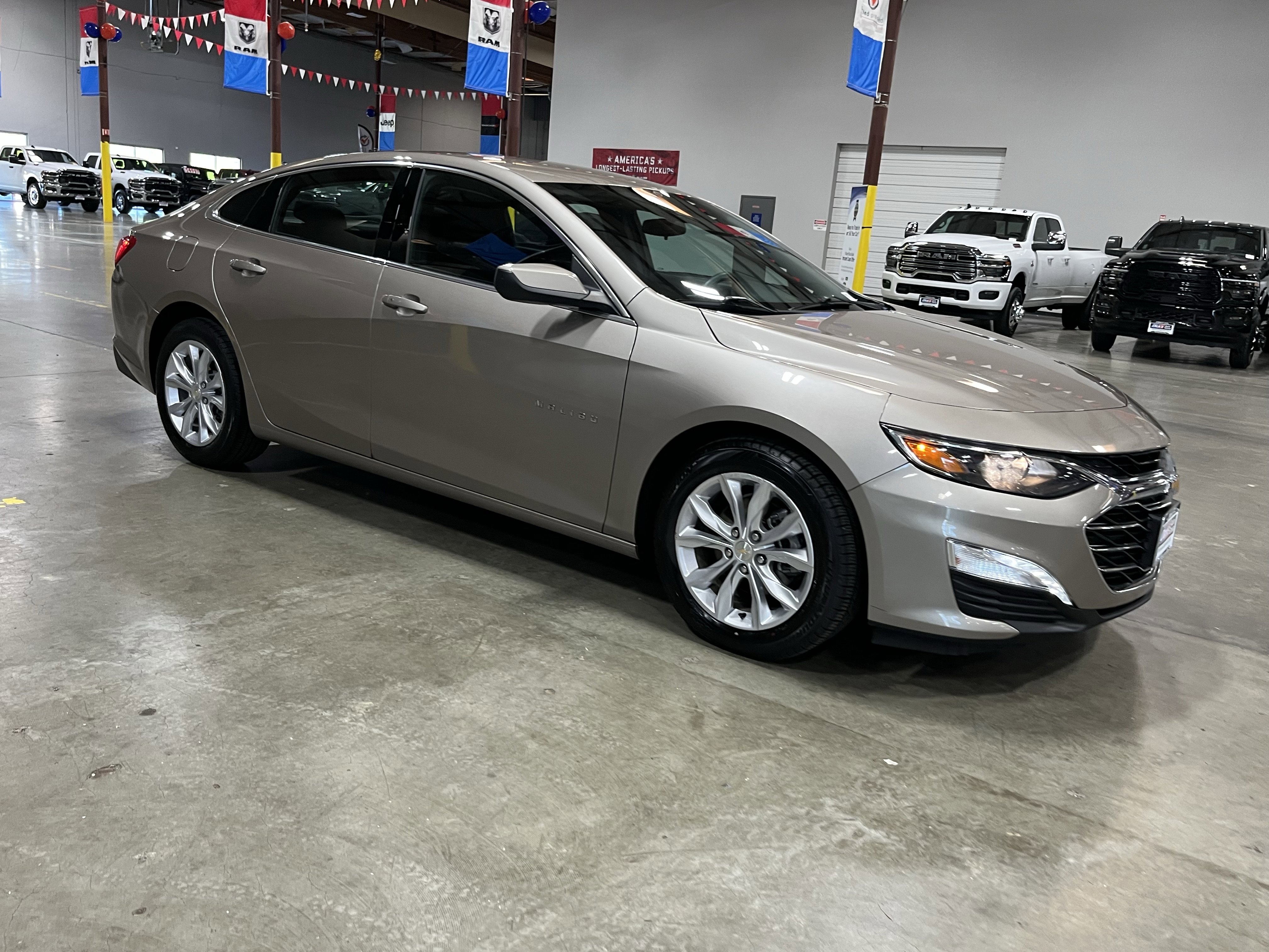 Used 2023 Chevrolet Malibu LT w/ Driver Confidence Package image 7