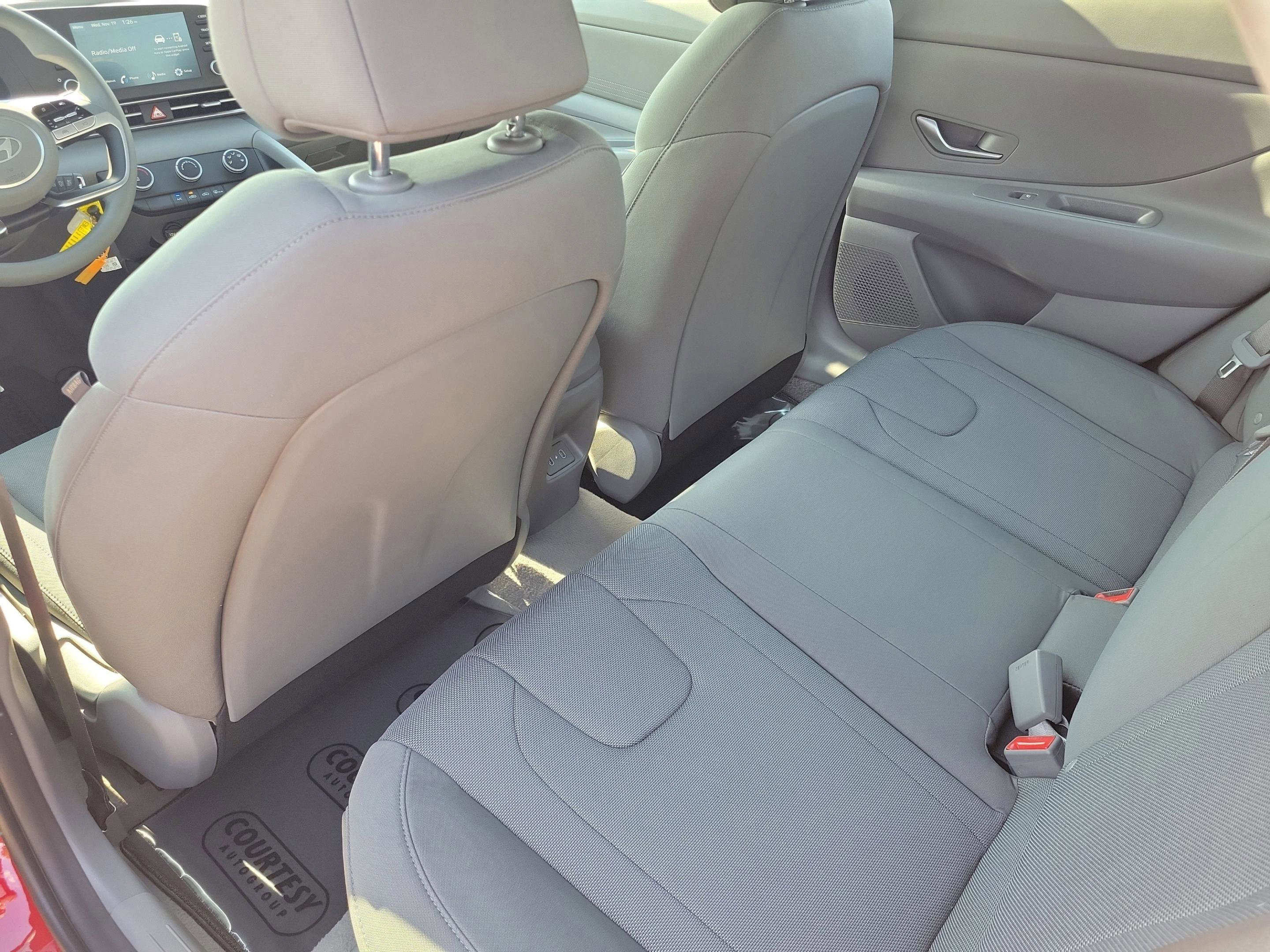 New 2026 Hyundai Elantra SE FWD image 25