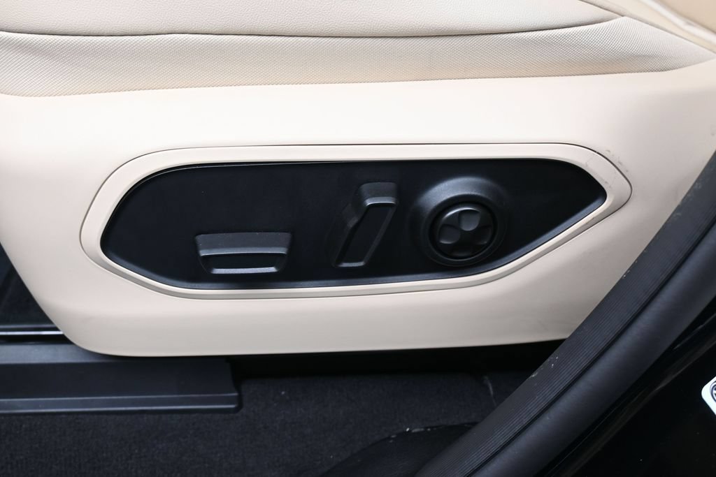 Used 2026 Jeep Grand Cherokee Limited RWD image 12