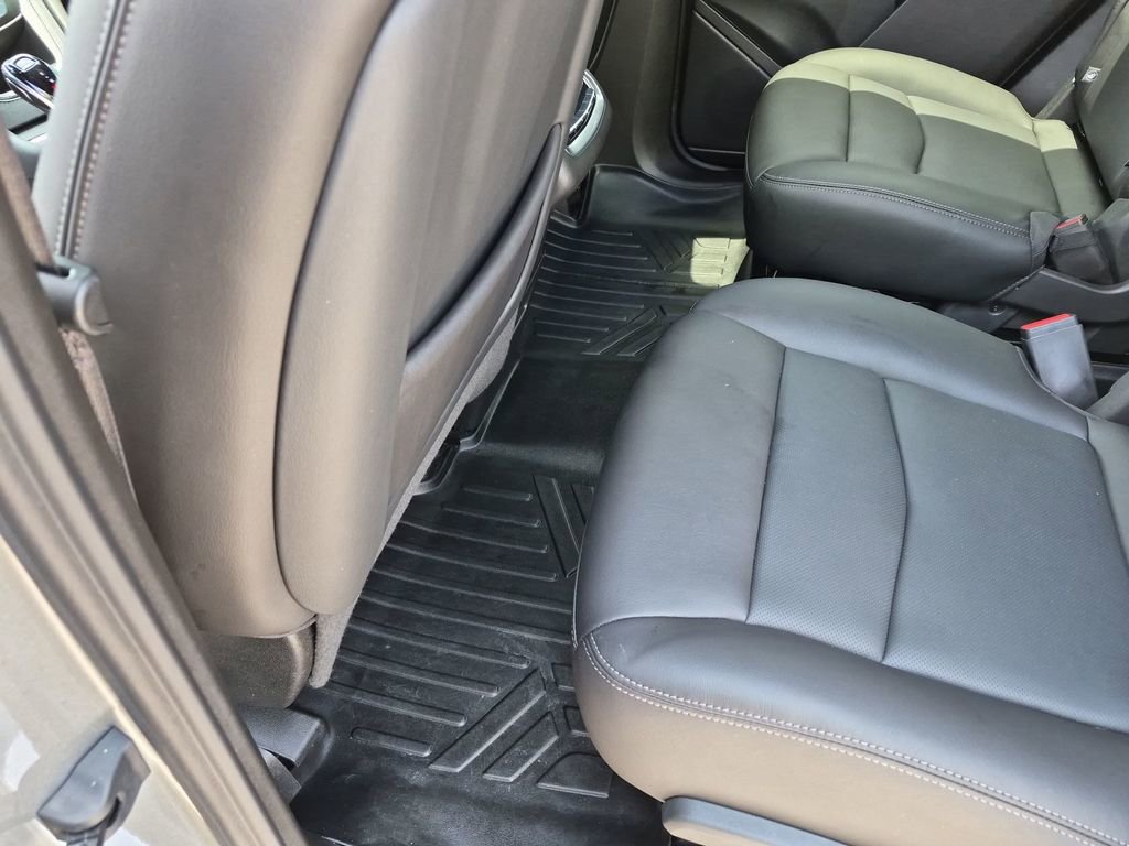 Used 2023 Cadillac XT6 Premium Luxury w/ Technology Package FWD image 35