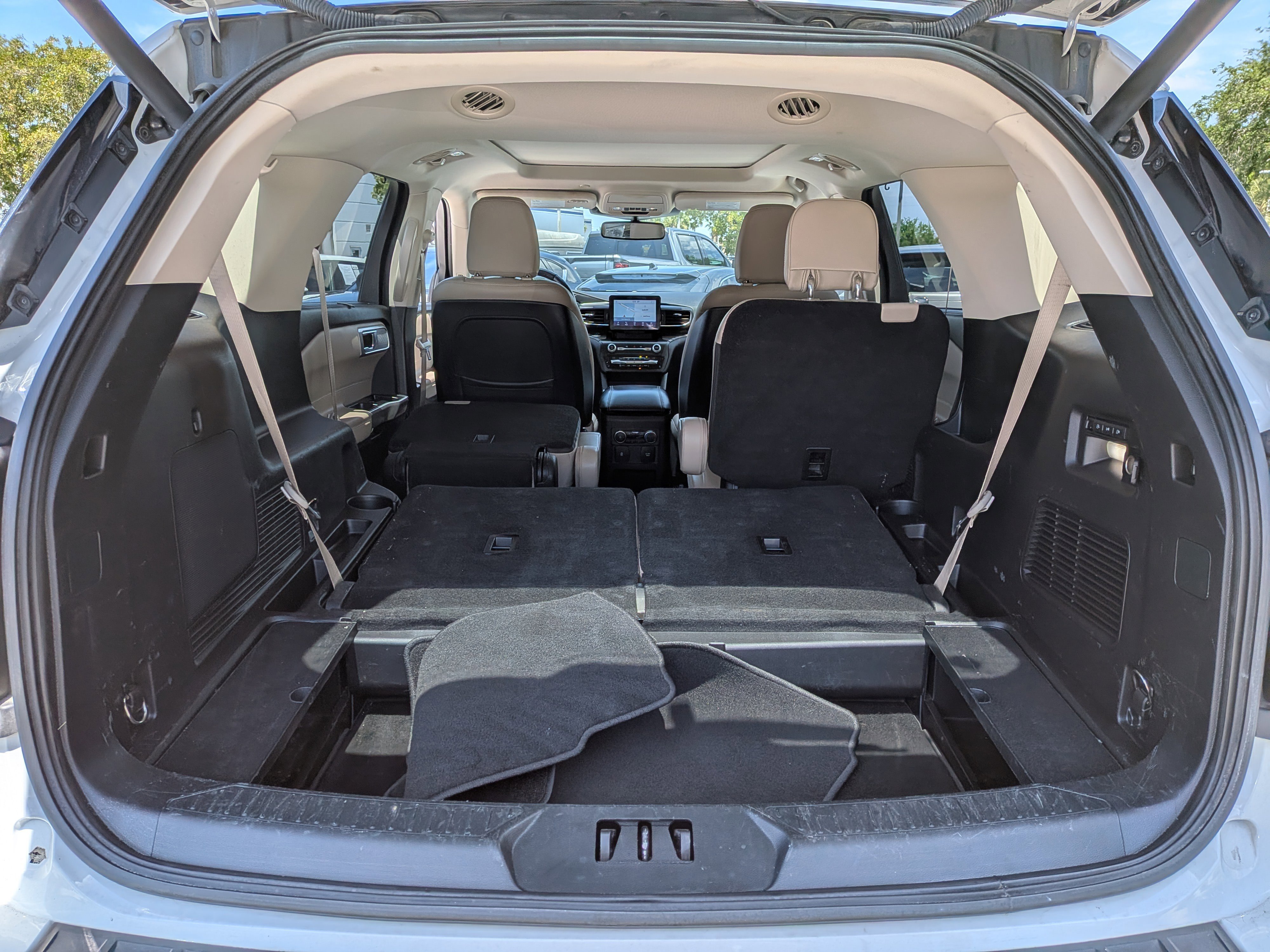 Used 2020 Ford Explorer Limited w/ Class III Trailer Tow Package image 13