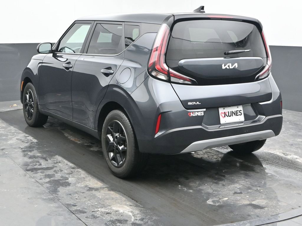 Used 2025 Kia Soul LX w/ LX Technology Package image 9