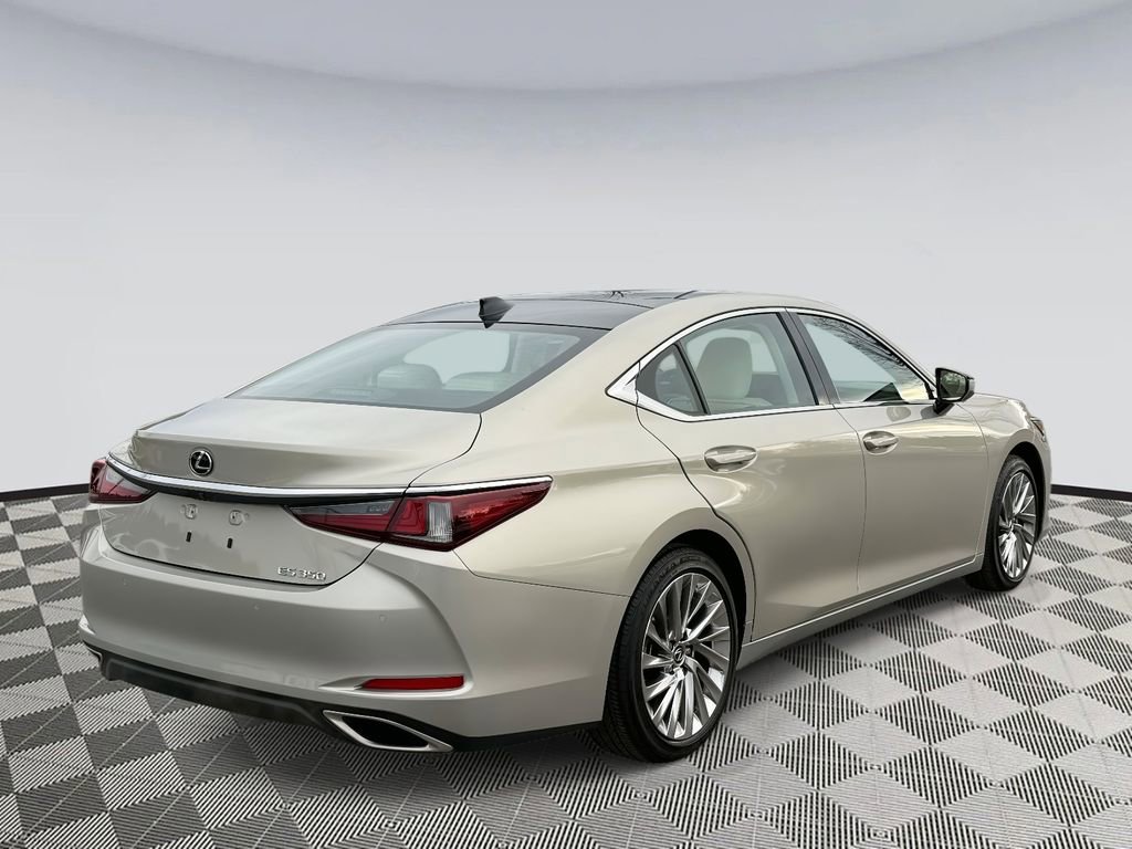 Used 2022 Lexus ES 350 Ultra Luxury image 2