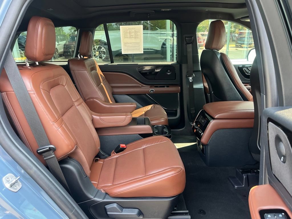 Used 2025 Lincoln Aviator Reserve w/ Jet Appearance Package AWD/4WD image 19