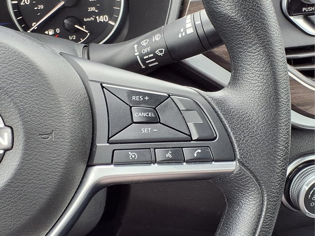 Used 2025 Nissan Altima 2.5 SV FWD image 17