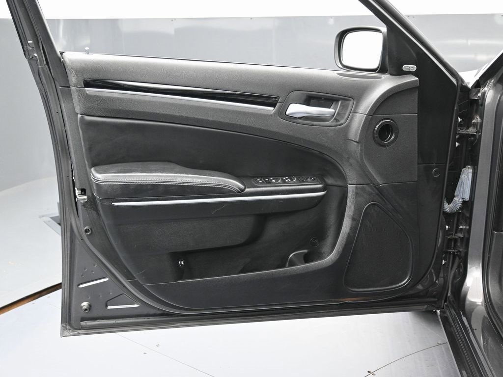 Used 2023 Chrysler 300 S image 42