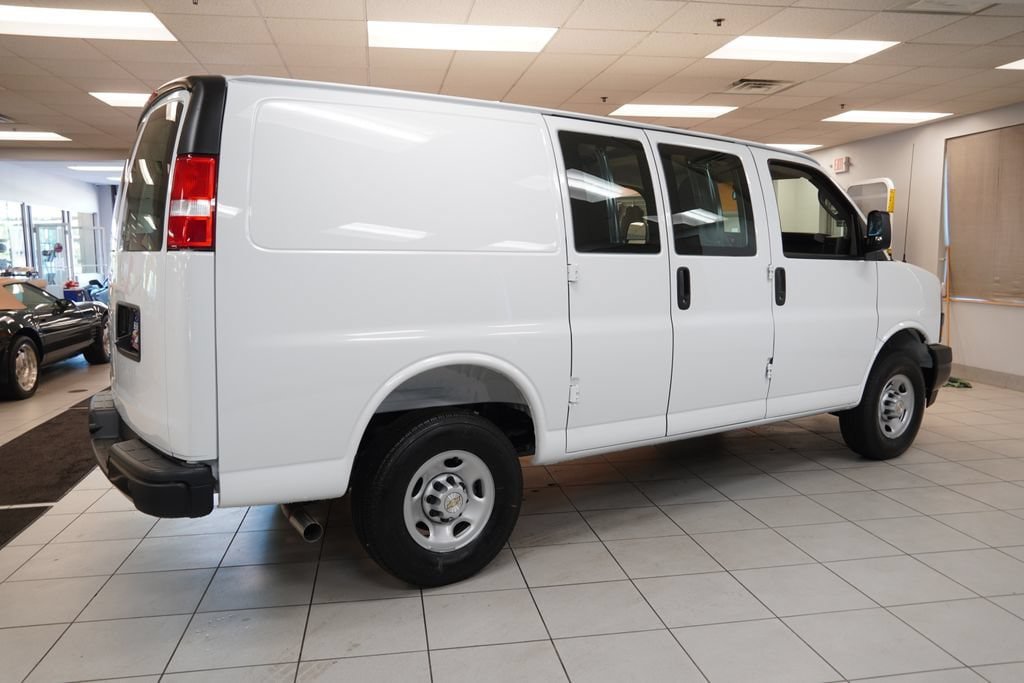 New 2026 Chevrolet Express 2500 RWD image 10