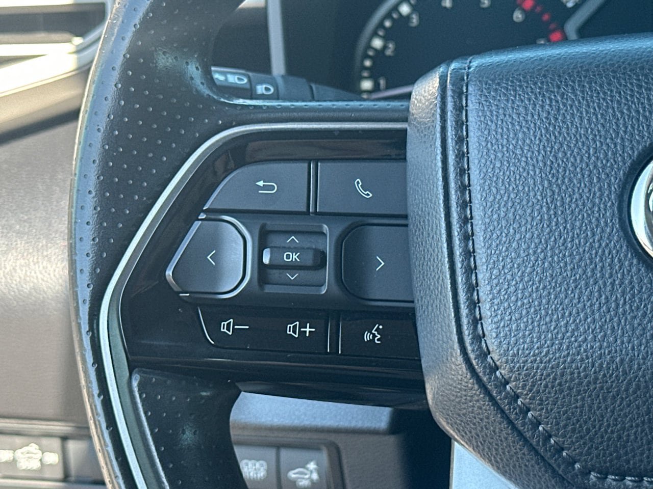 Used 2023 Toyota Tundra SR5 w/ SR5 Convenience Package RWD image 26