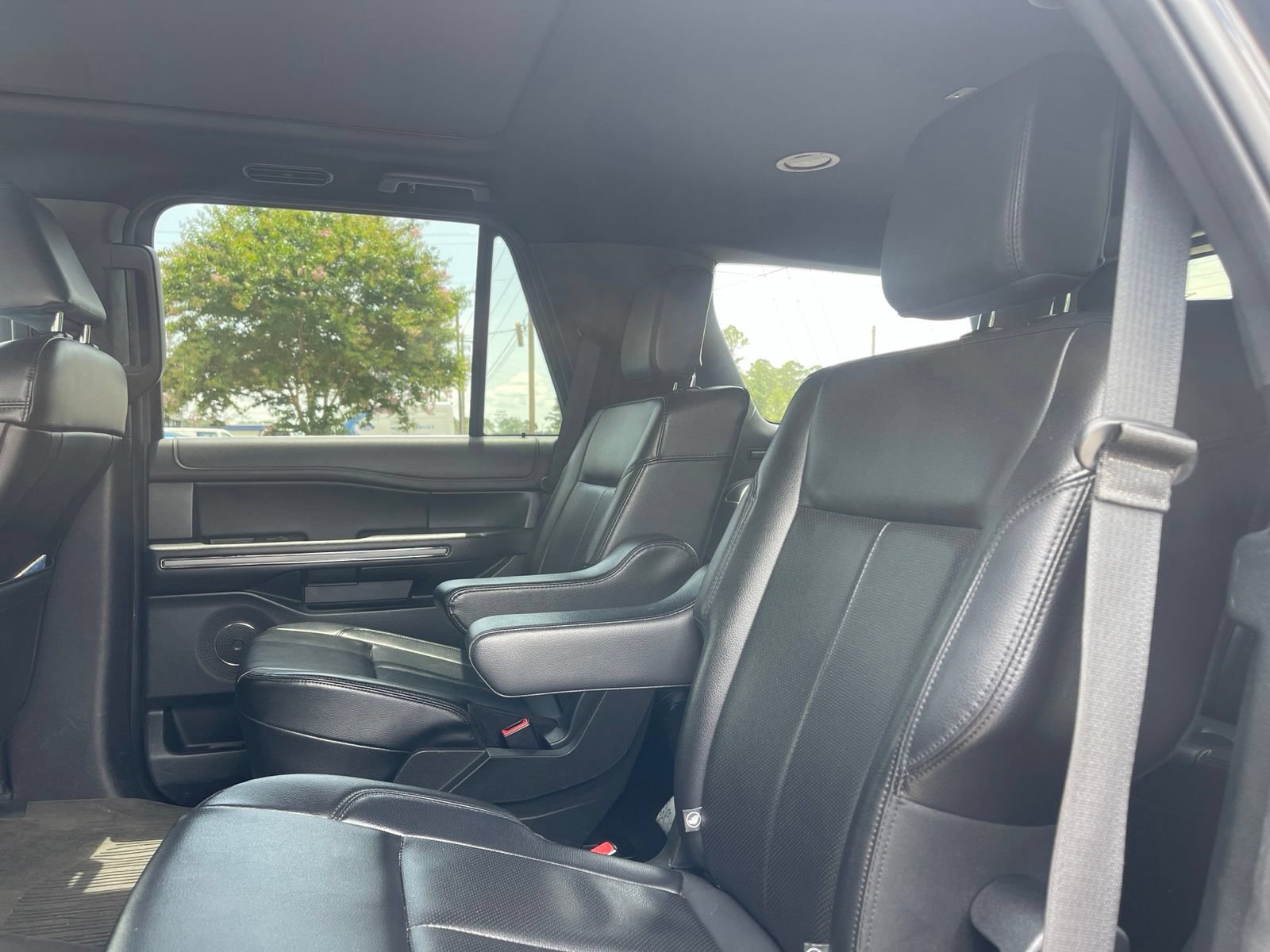 Used 2021 Ford Expedition XLT AWD/4WD image 9