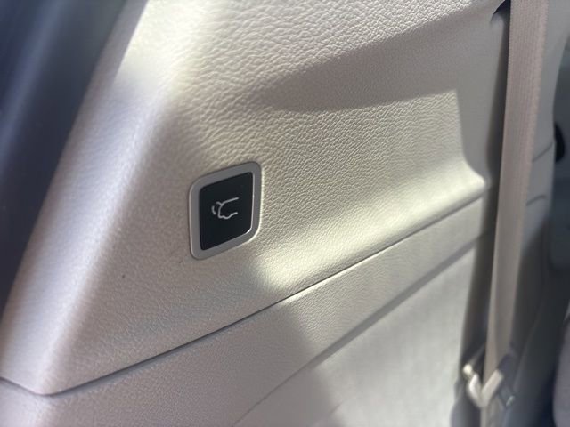 Used 2021 Chrysler Pacifica Touring-L FWD image 32
