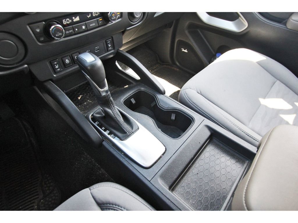 Used 2023 Nissan Frontier SV w/ SV Convenience Package image 22