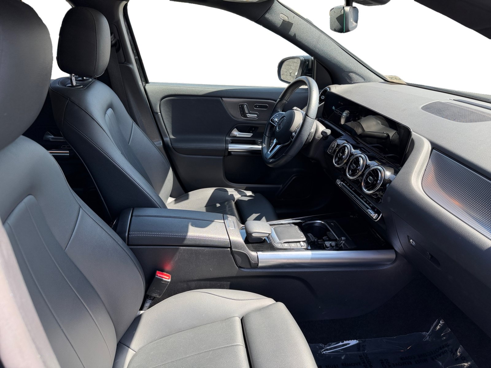 Used 2022 Mercedes-Benz GLA 250 w/ Premium Package Lite image 15