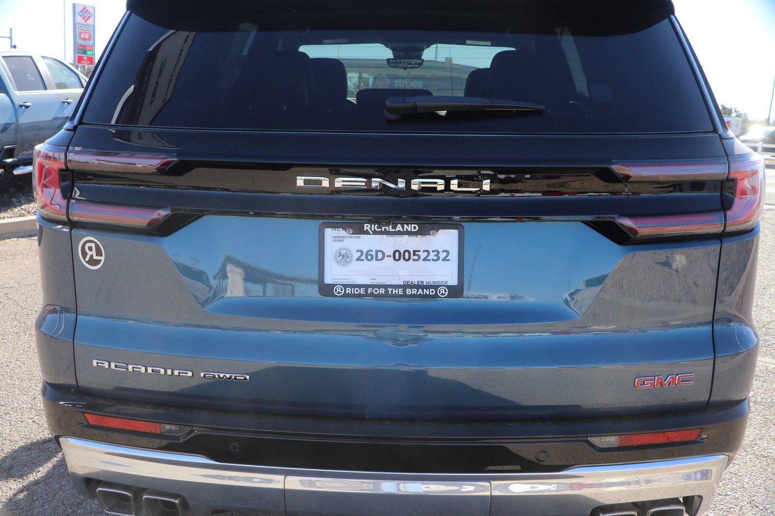 New 2026 GMC Acadia Denali w/ Super Cruise Package image 6